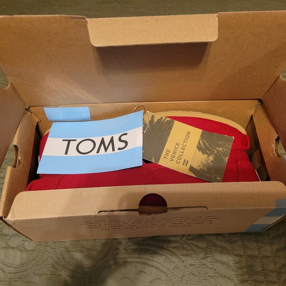 Tom's
